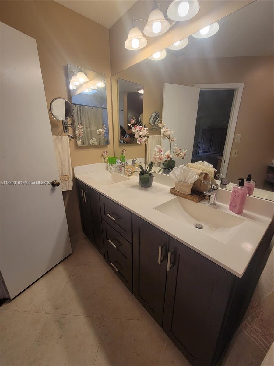 PEMBROKE LAKES SOUTH - Residential