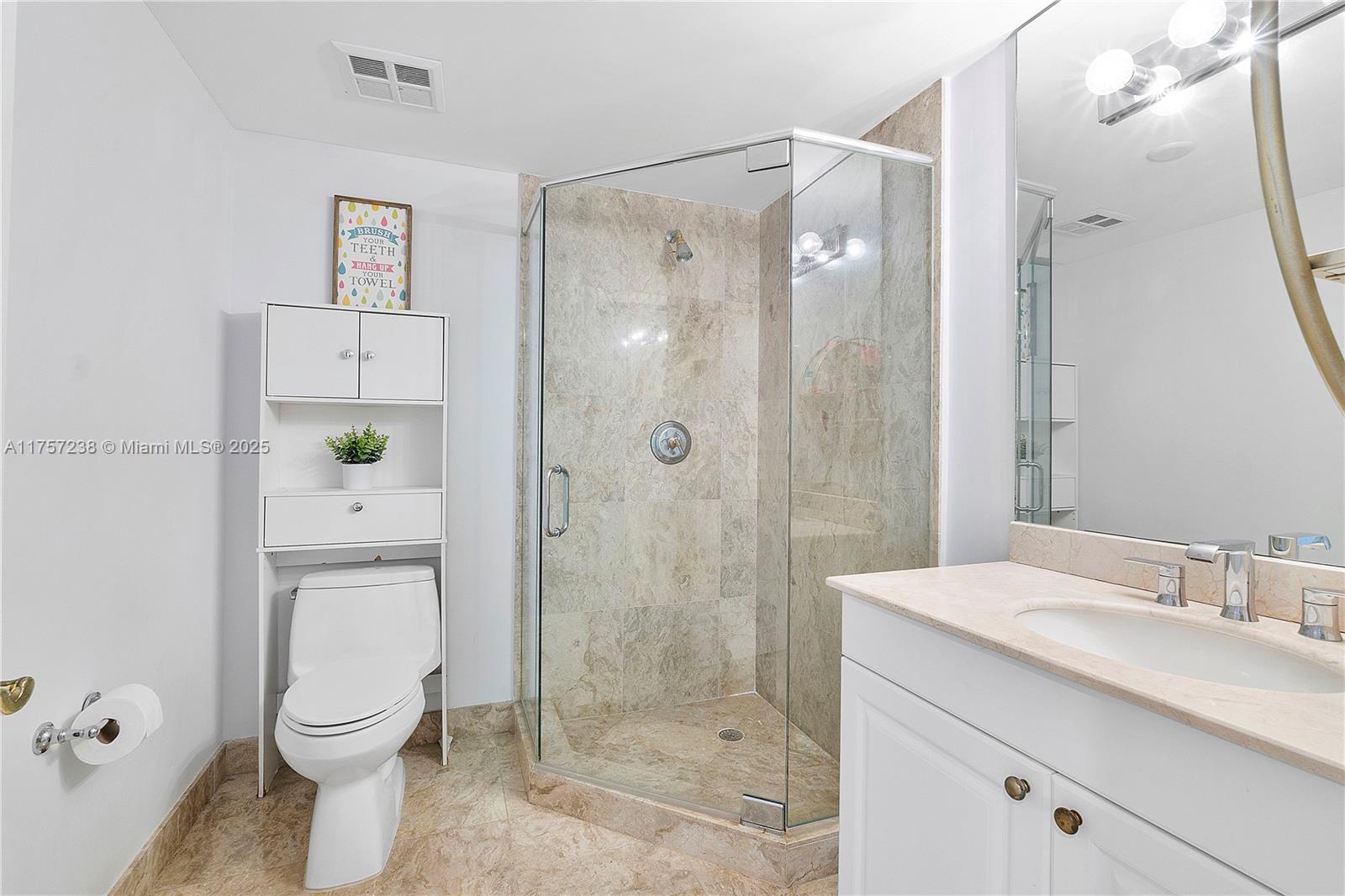 HAMPTONS SOUTH - Residential