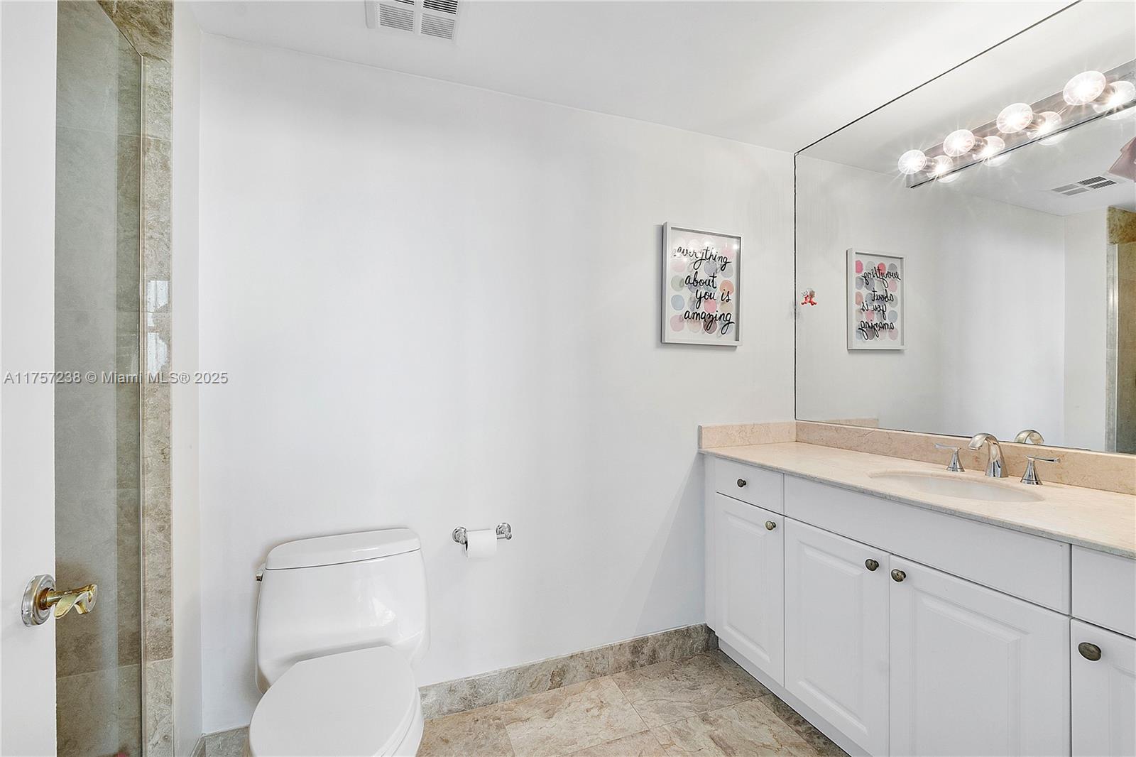 HAMPTONS SOUTH - Residential