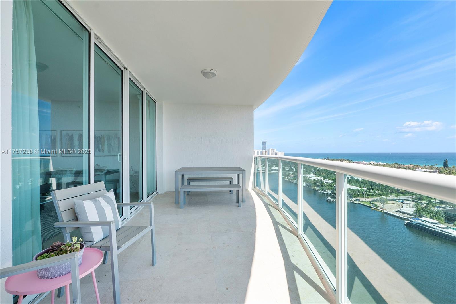 HAMPTONS SOUTH - Residential