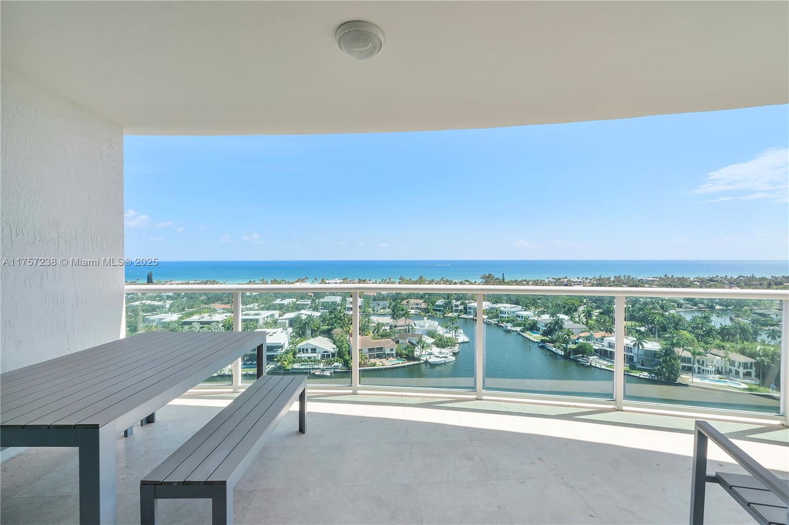 HAMPTONS SOUTH - Residential