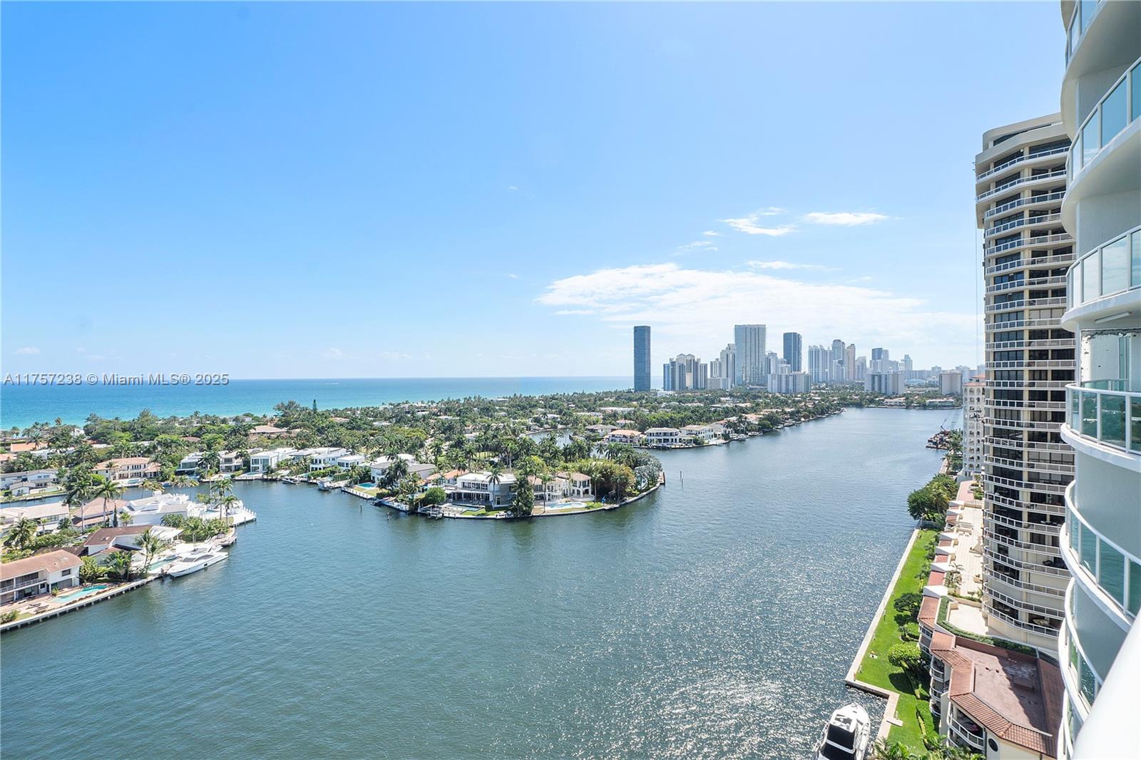 HAMPTONS SOUTH - Residential