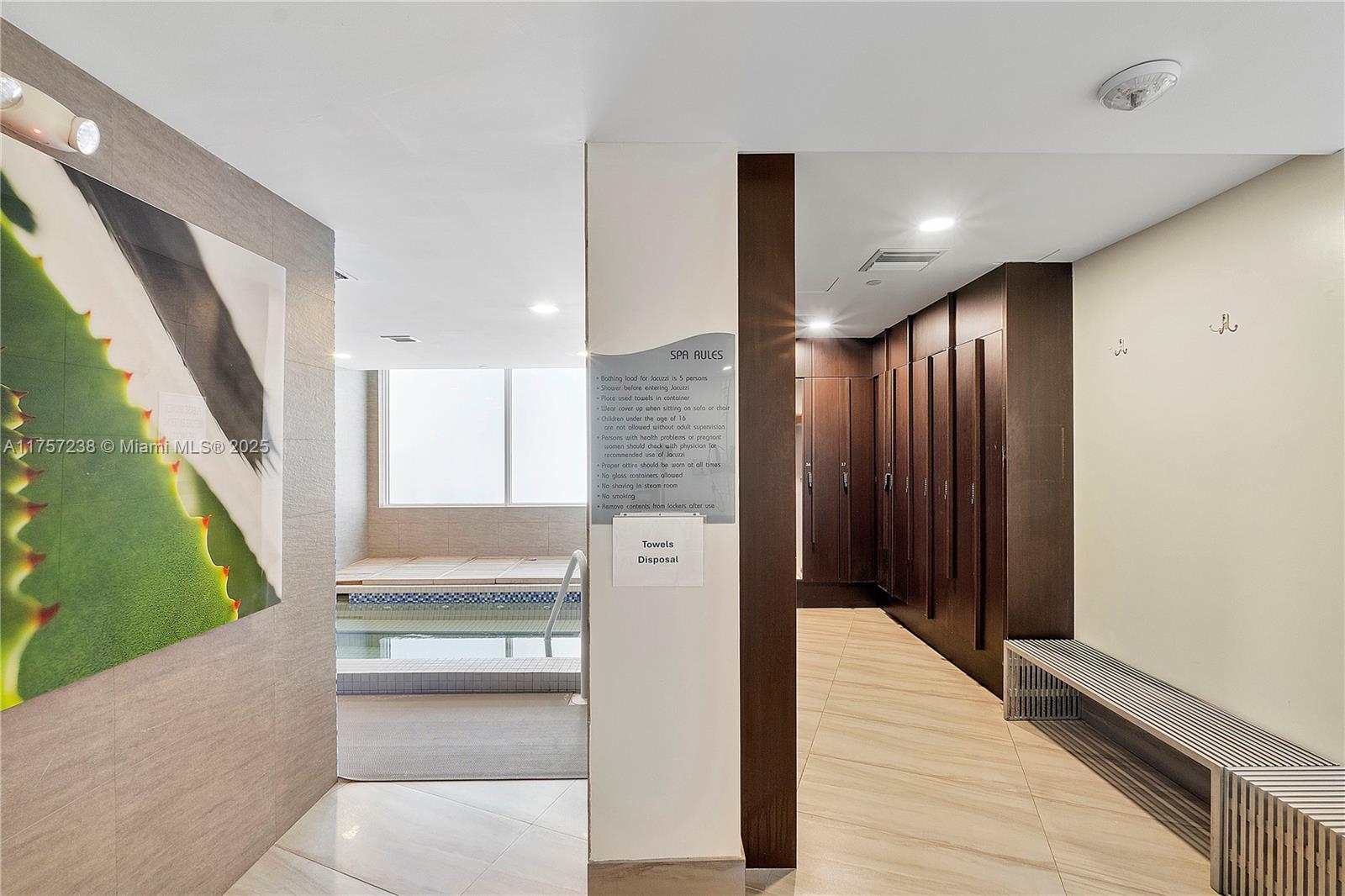 HAMPTONS SOUTH - Residential