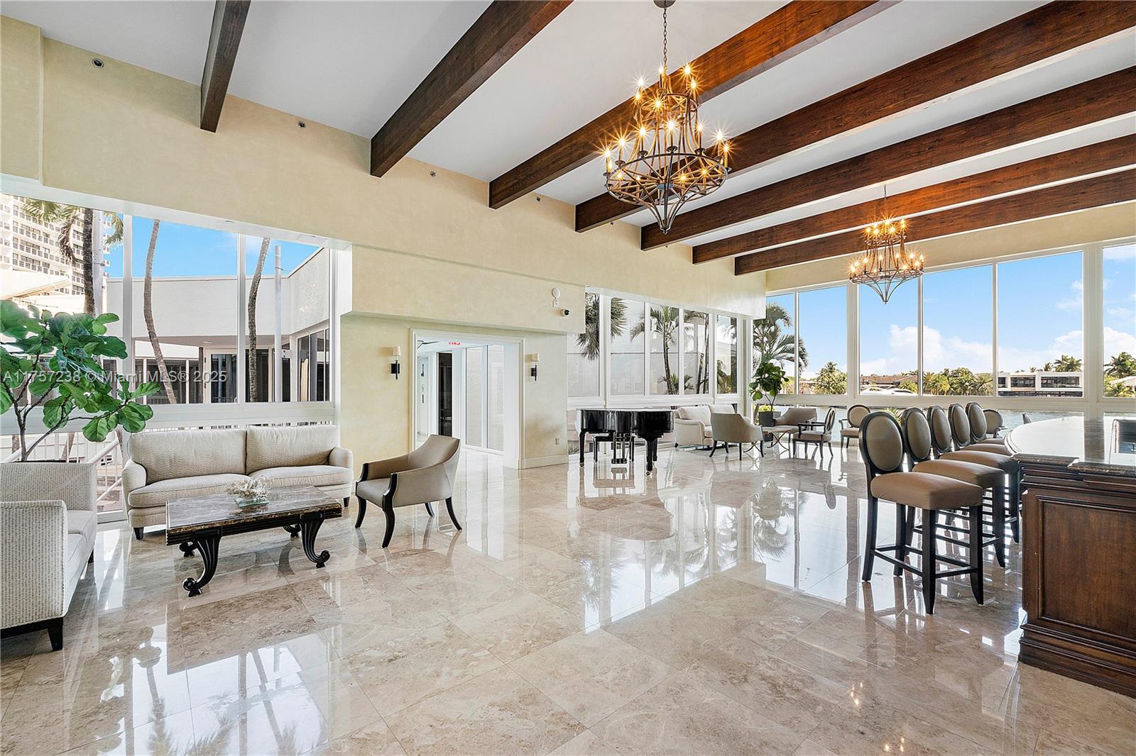 HAMPTONS SOUTH - Residential