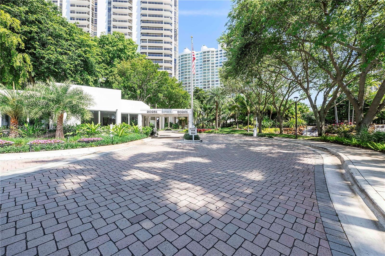 20201 E Country Club Dr 1808