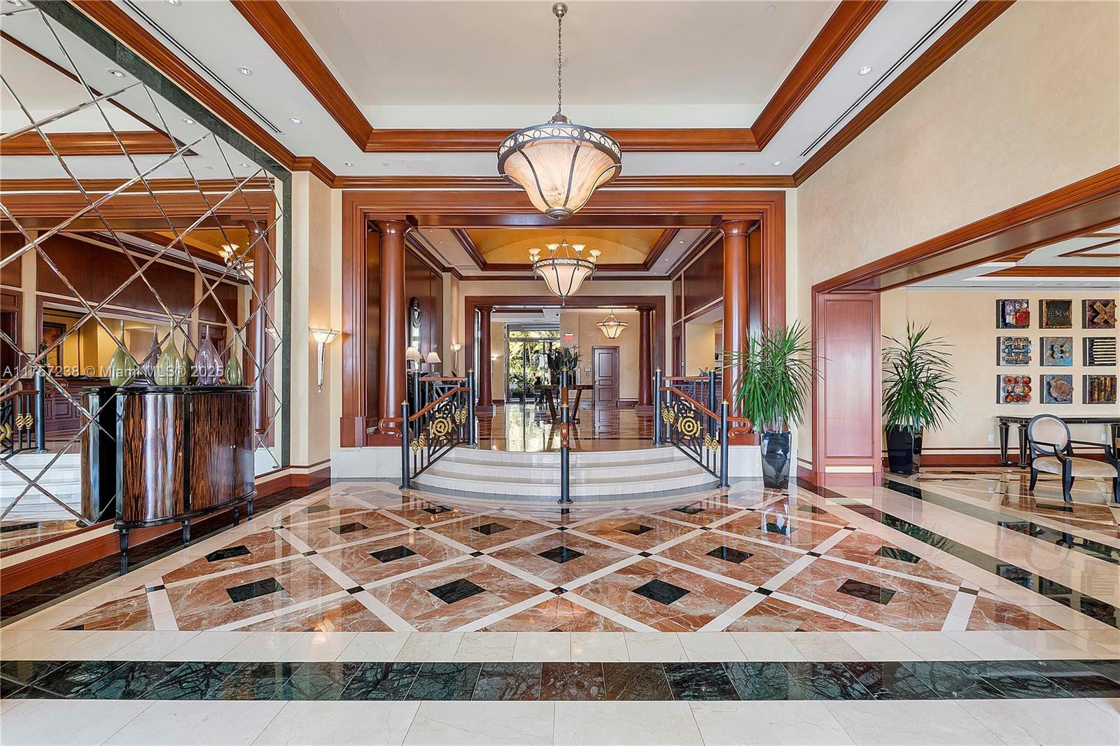 HAMPTONS SOUTH - Residential