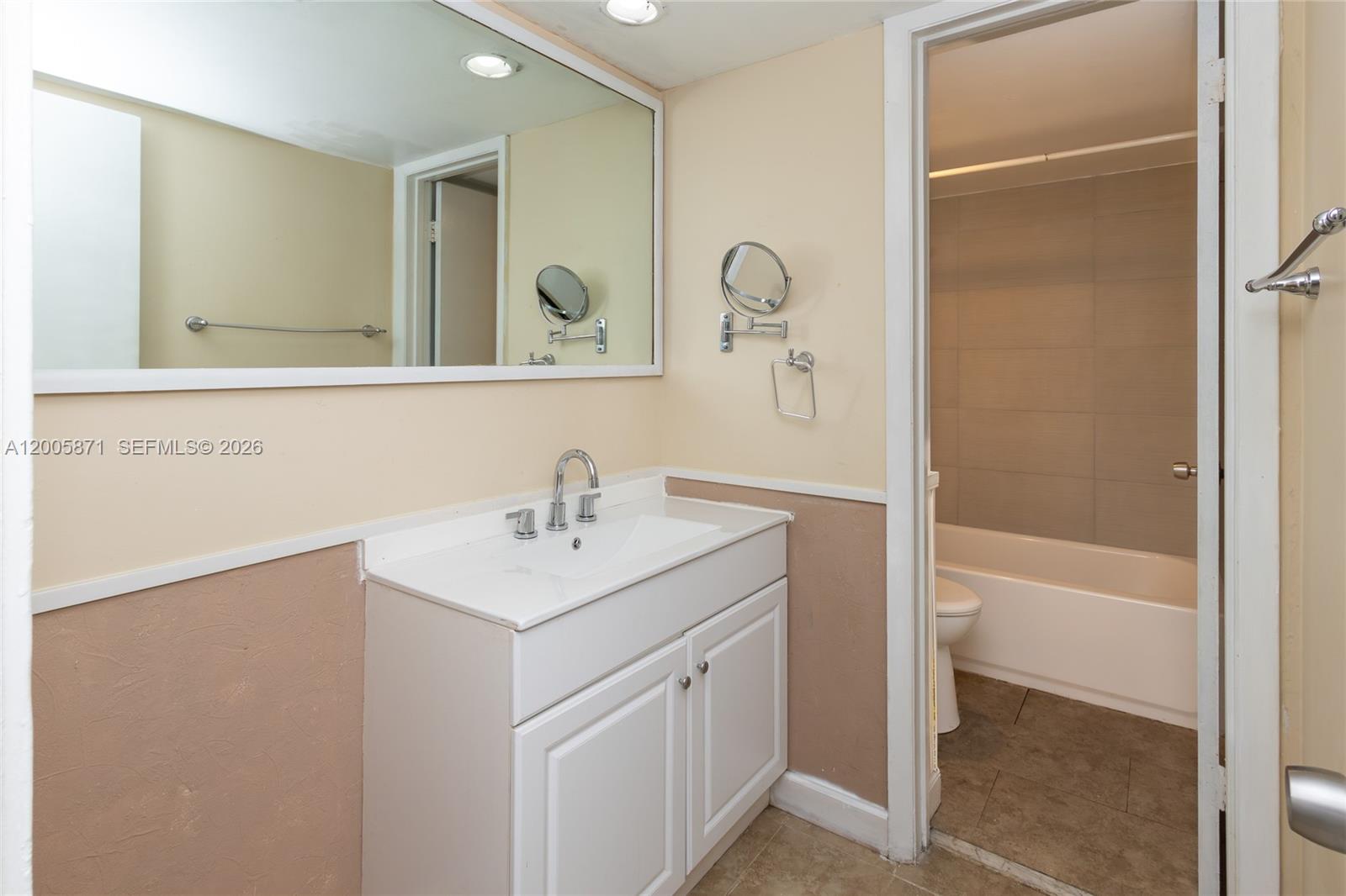 THE TERRACES CONDO PH II - Residential Lease