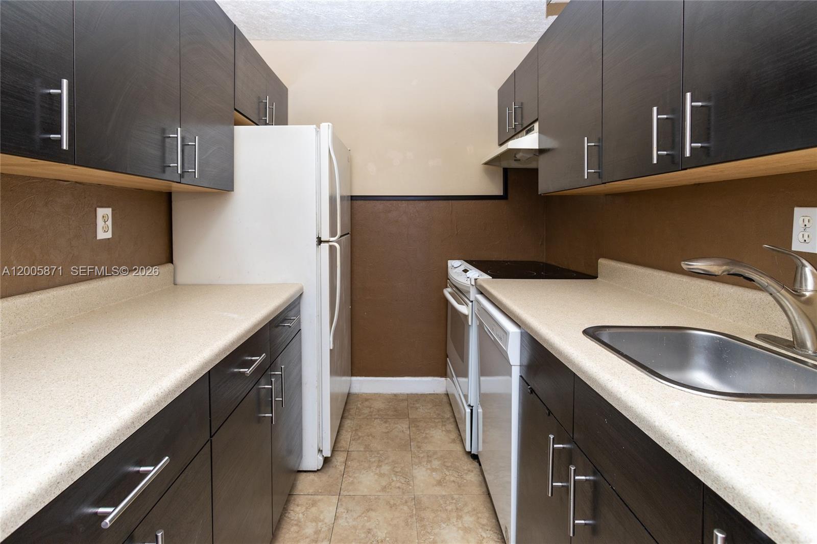 THE TERRACES CONDO PH II - Residential Lease