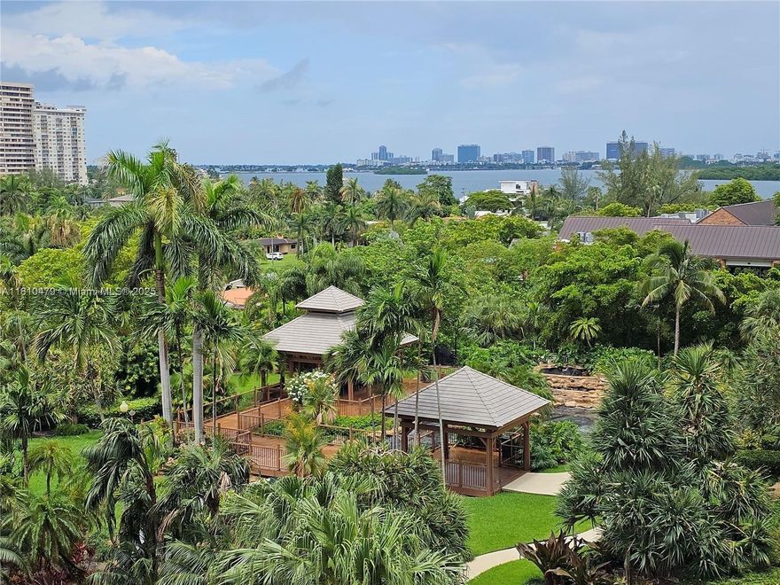 SPACIOUS 2/2 SPLIT BDRM WITH NEUTRAL PORCELAIN FLOORS THROUGHOUT AND A LARGE BALCONY. BEAUTIFUL EXPANSIVE VIEWS OF TREE TOPS, LUSH GARDENS AND FOUNTAINS. LIVE IN A WORLD-CLASS, RESORT-STYLE COMMUNITY NESTLED ON 34 ACRES THAT OFFERS OUSTANDING AMENITIES, LUSH LANDSCAPING, 3 RESTAURANTS, WALKING TRAILS, 8 TENNIS COURTS, KIDS PLAYGROUND, BASKETBALL COURT, DOG PARK, MARINA AND MUCH MORE. ENJOY THE FULL SCALE SPA WITH ITS ARRAY OF CLASSES, LAP POOL, SAUNA, STEAM, COLD PLUNGE, JACUZZI AND THE LIST GOES ON.  CENTRALLY LOCATED, CLOSE TO BOTH AIRPORTS, MALLS, BOUTIQUES, SHOPS, CLUBS AND MORE. PRICED TO SELL... EASY TO SHOW, MOTIVATED!