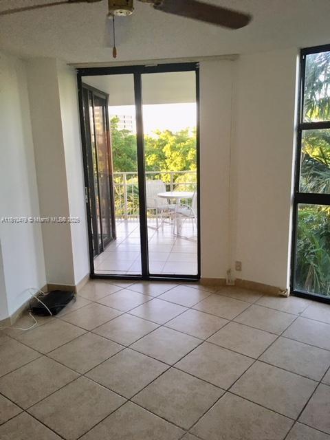 TOWERS OF QUAYSIDE CONDO - Residential
