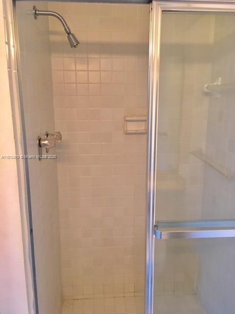 TOWERS OF QUAYSIDE CONDO - Residential