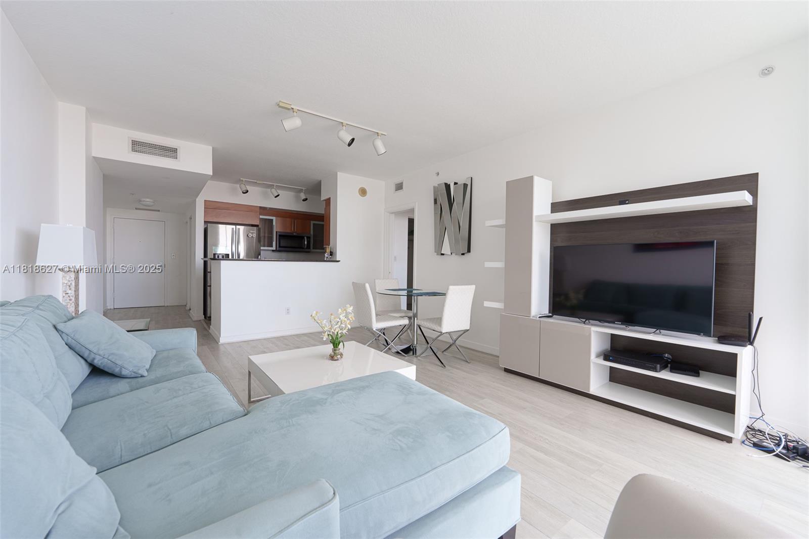 Rental Property at 335 S Biscayne Blvd 3303, Miami, Broward County, Florida - Bedrooms: 1 
Bathrooms: 1  - $3,200 MO.