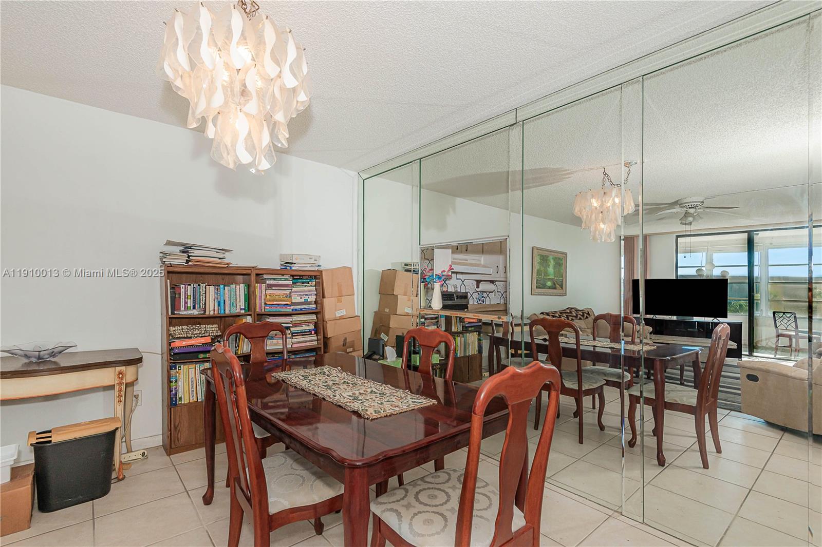 SOMERSET AT LAUDERDALE LA - Residential