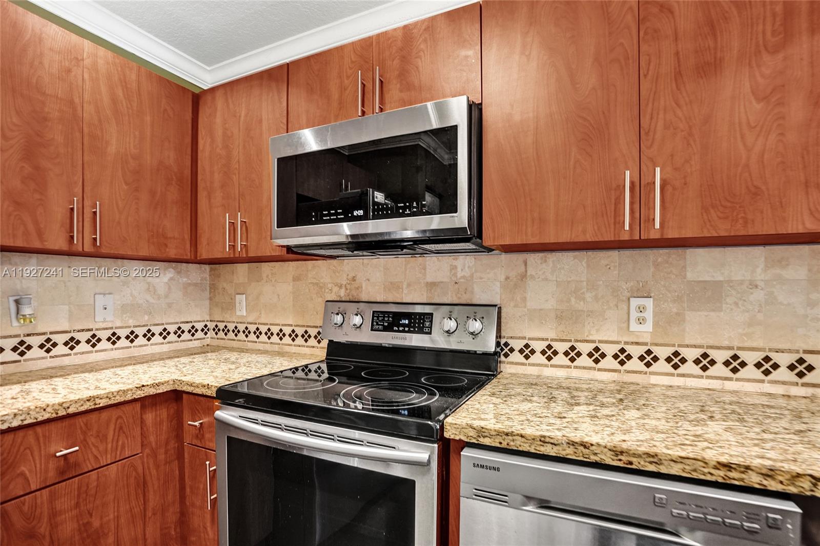 VILLAS AT HARBOR ISLES CON - Residential