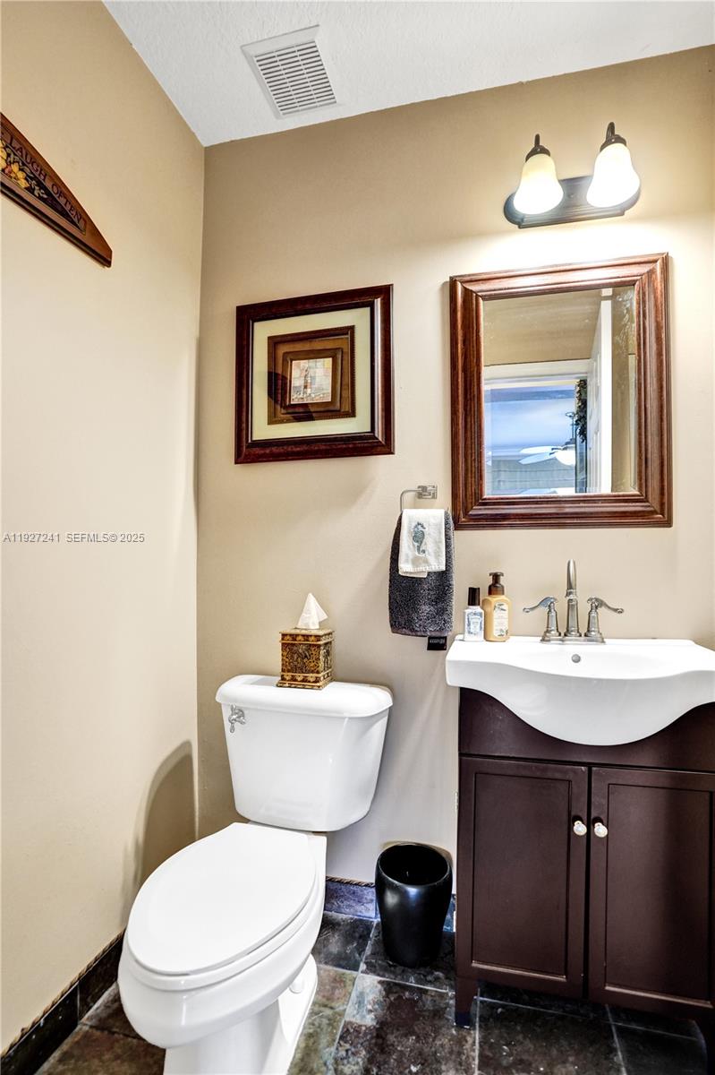 VILLAS AT HARBOR ISLES CON - Residential