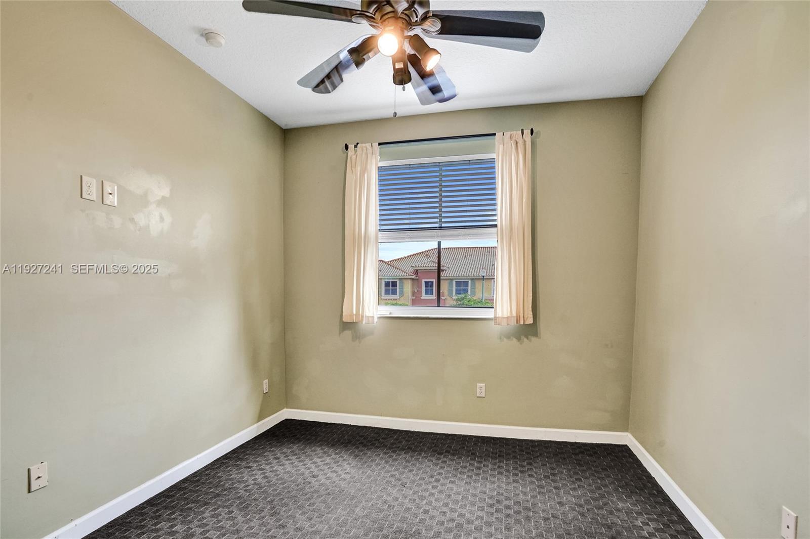 VILLAS AT HARBOR ISLES CON - Residential