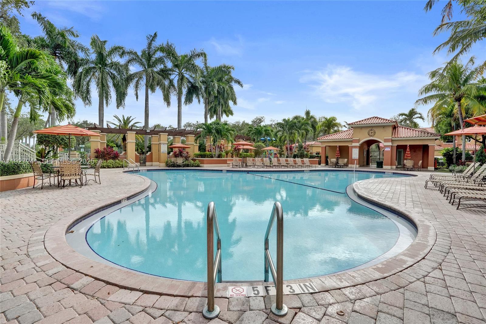 VILLAS AT HARBOR ISLES CON - Residential