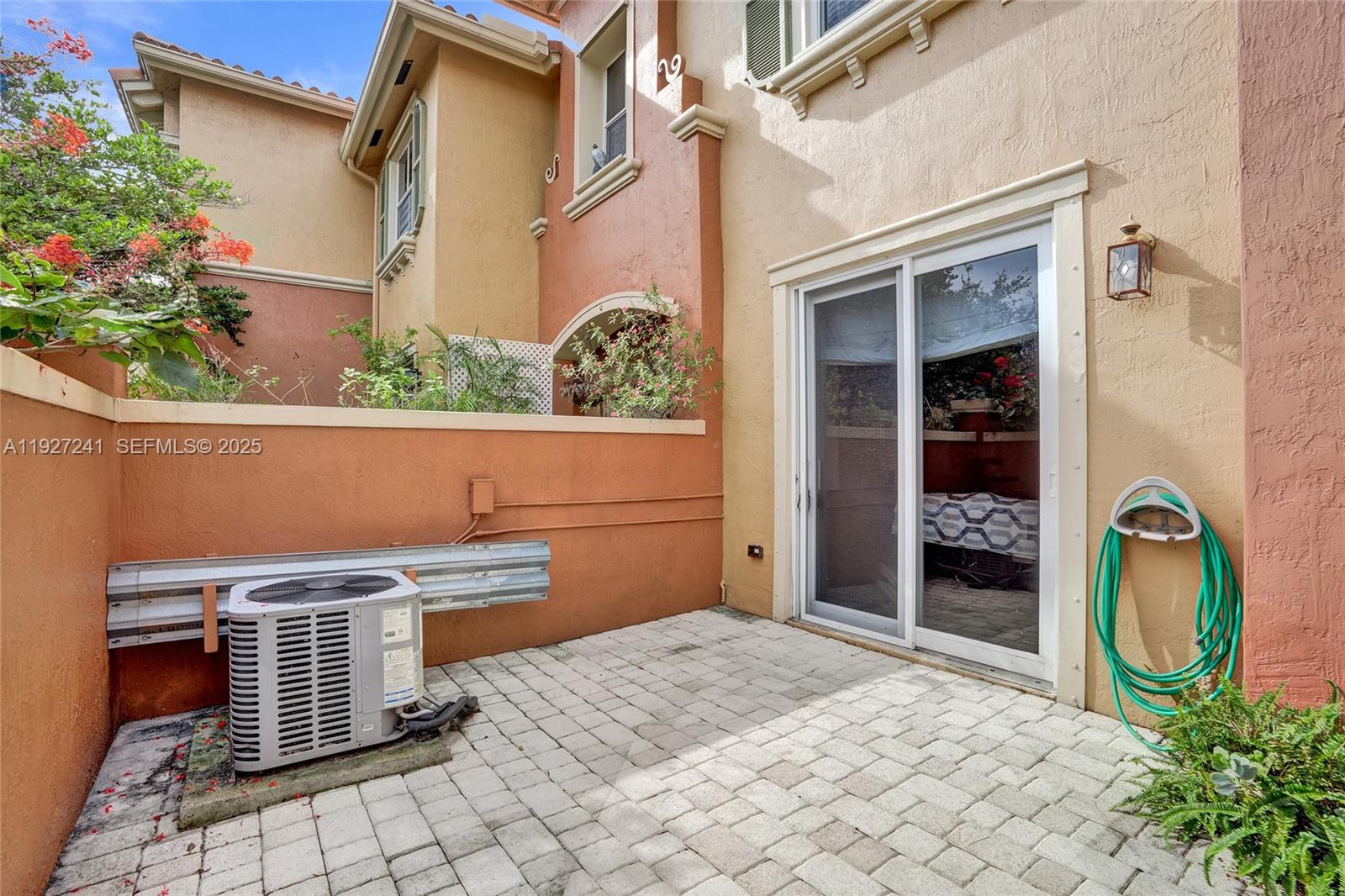 VILLAS AT HARBOR ISLES CON - Residential