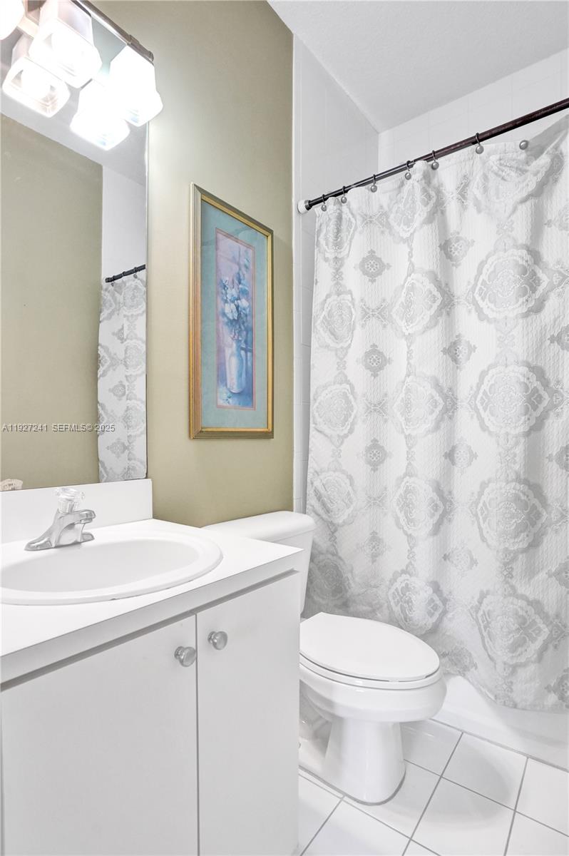 VILLAS AT HARBOR ISLES CON - Residential