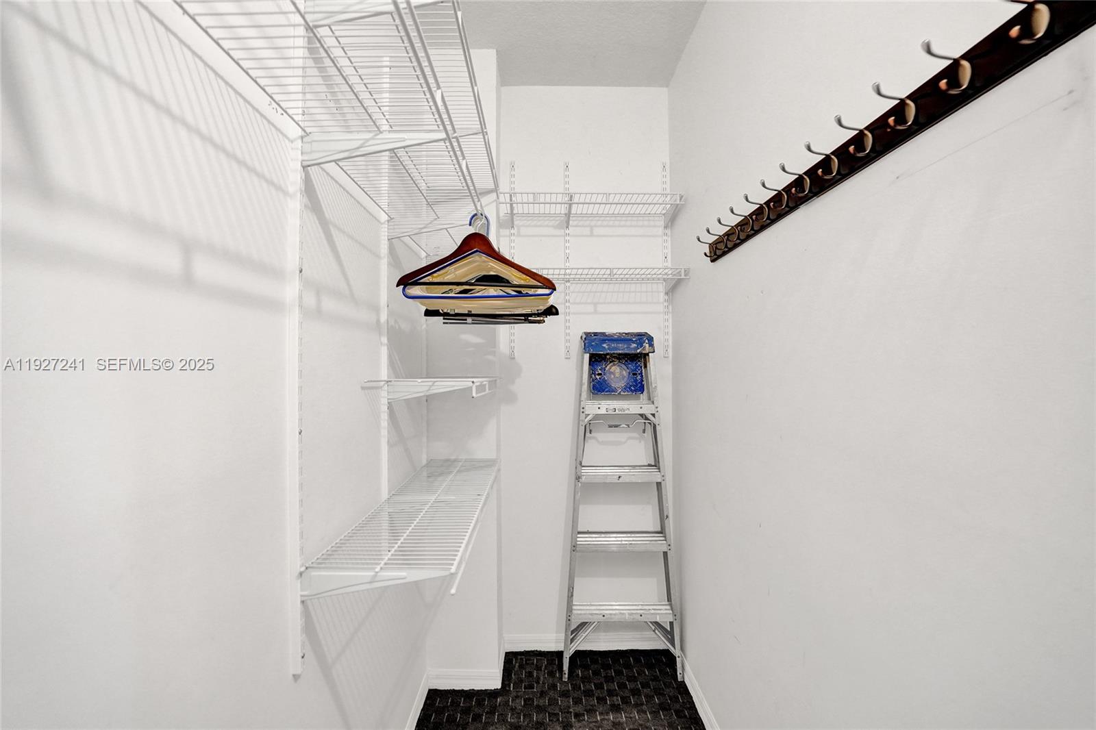 VILLAS AT HARBOR ISLES CON - Residential