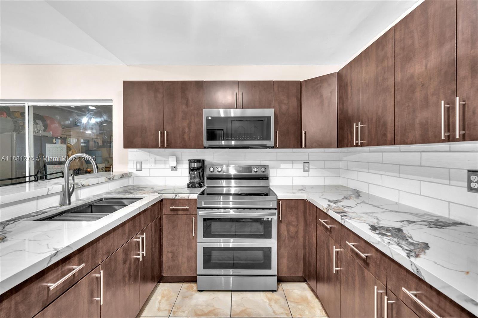 LAKES OF PALM SPRINGS - Residential