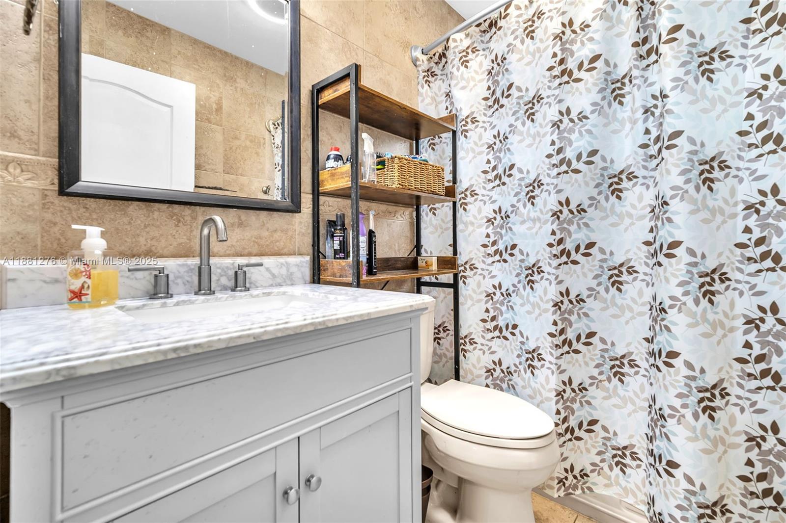 LAKES OF PALM SPRINGS - Residential