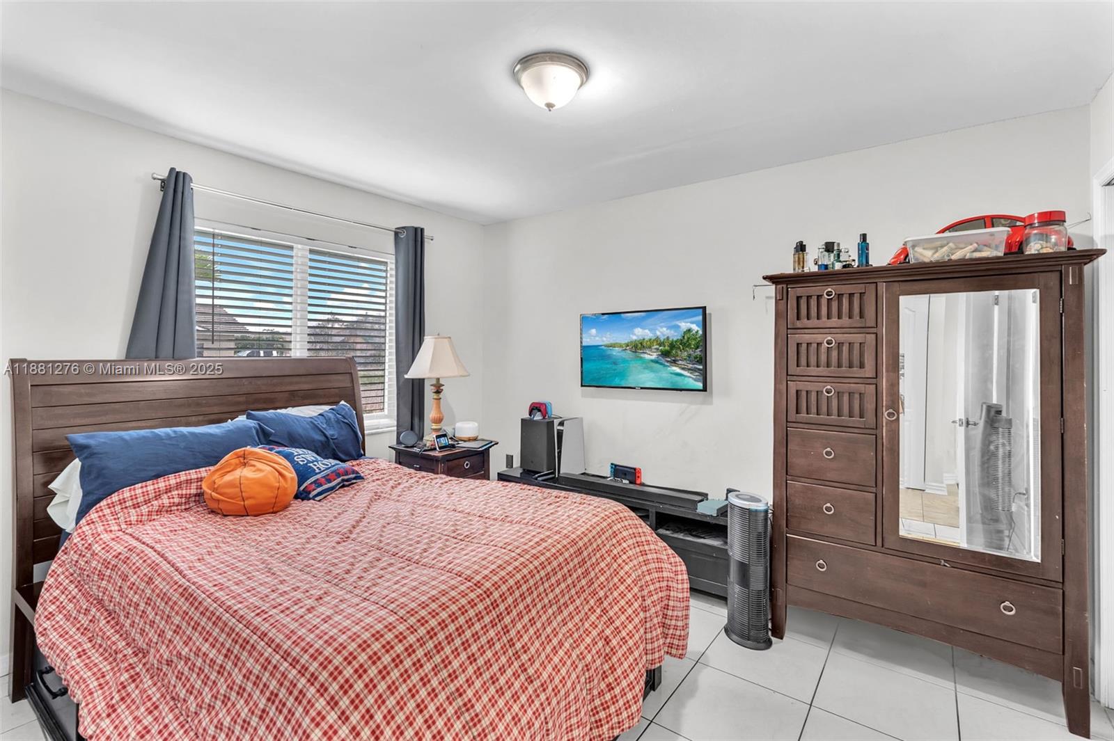 LAKES OF PALM SPRINGS - Residential