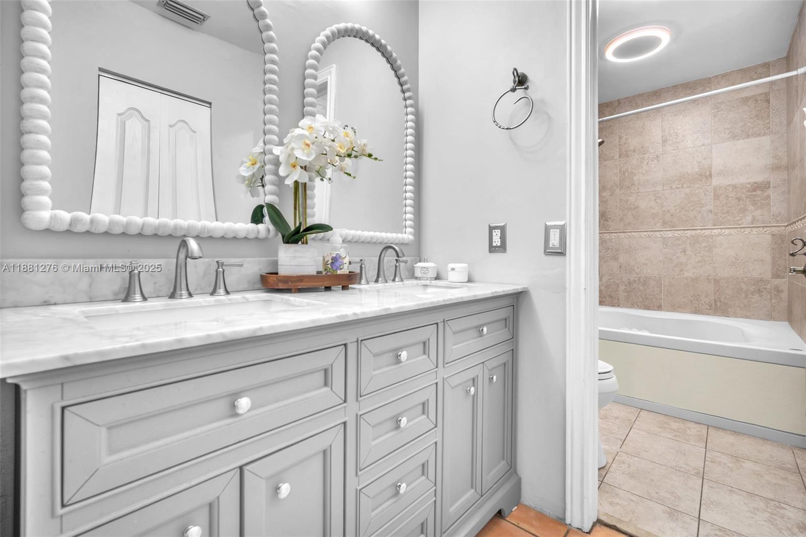 LAKES OF PALM SPRINGS - Residential