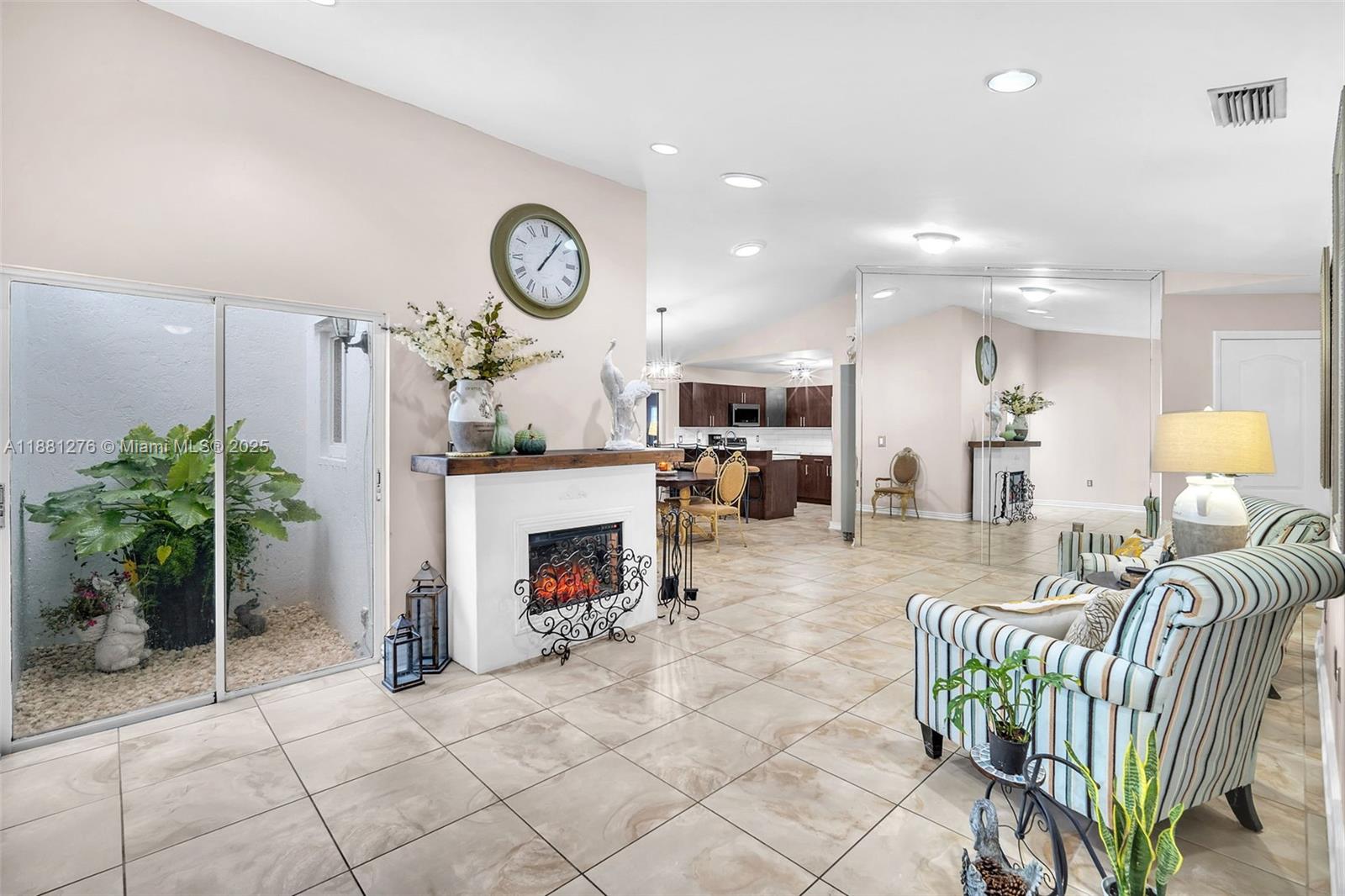 LAKES OF PALM SPRINGS - Residential