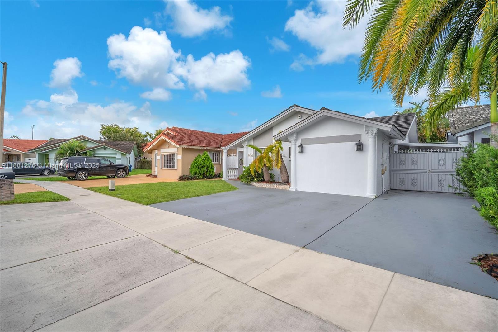 LAKES OF PALM SPRINGS - Residential
