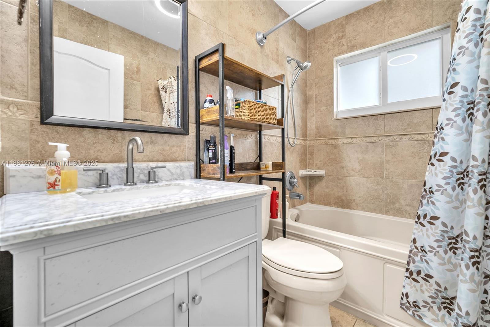 LAKES OF PALM SPRINGS - Residential