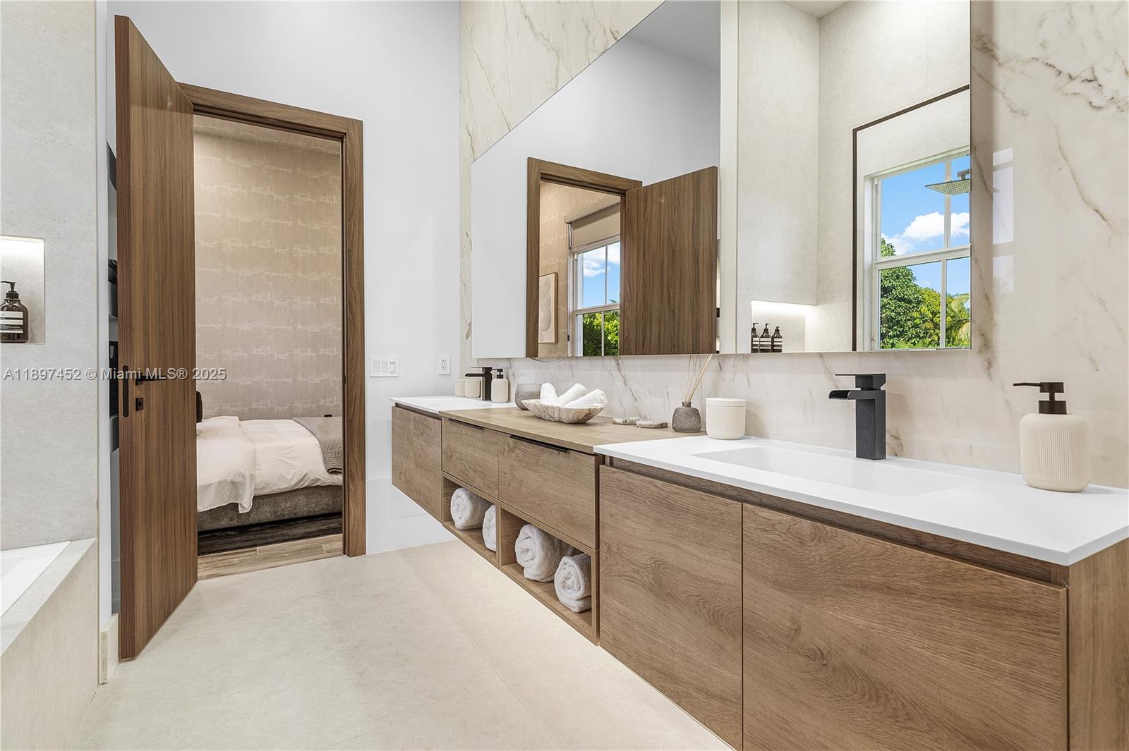 FLAMINGO ROAD ESTATES - Residential