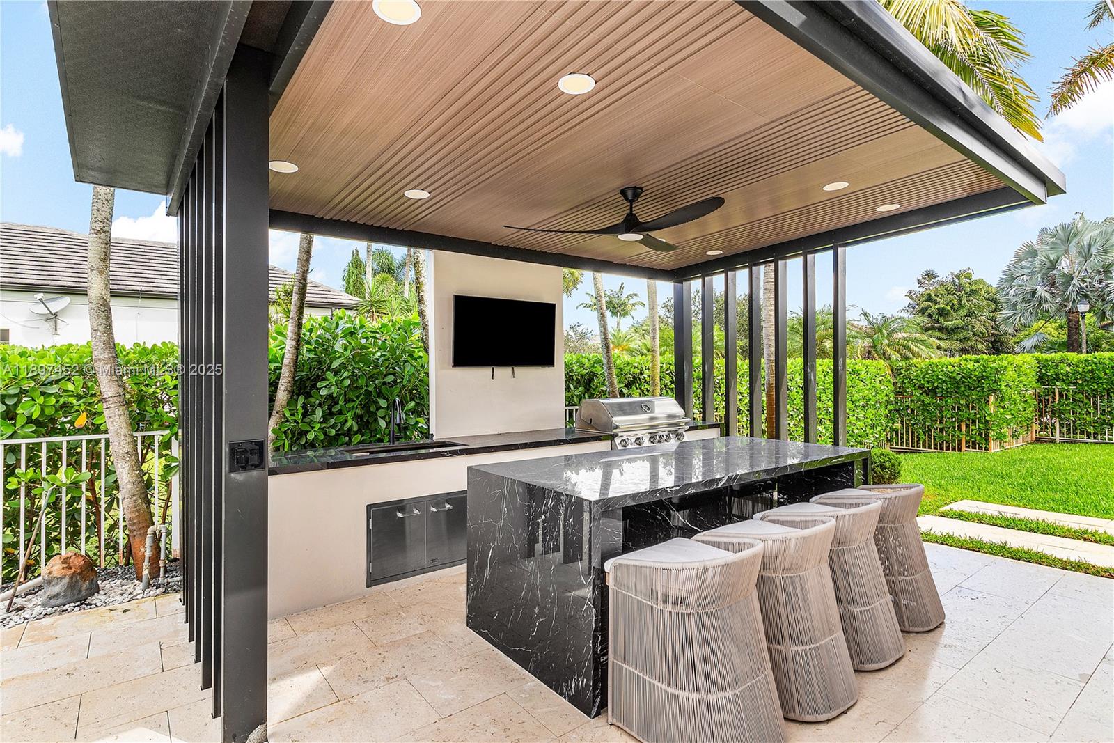 FLAMINGO ROAD ESTATES - Residential