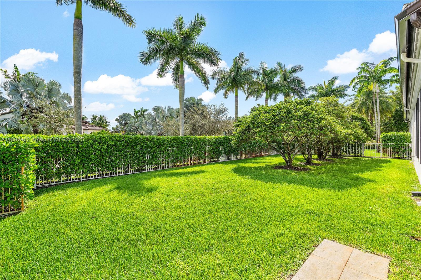 FLAMINGO ROAD ESTATES - Residential