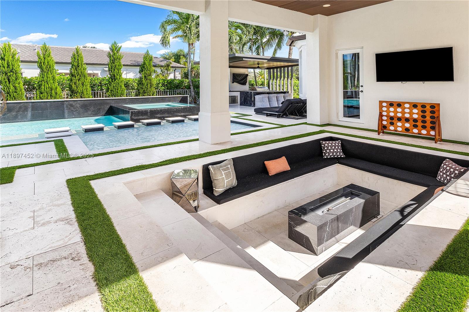 FLAMINGO ROAD ESTATES - Residential