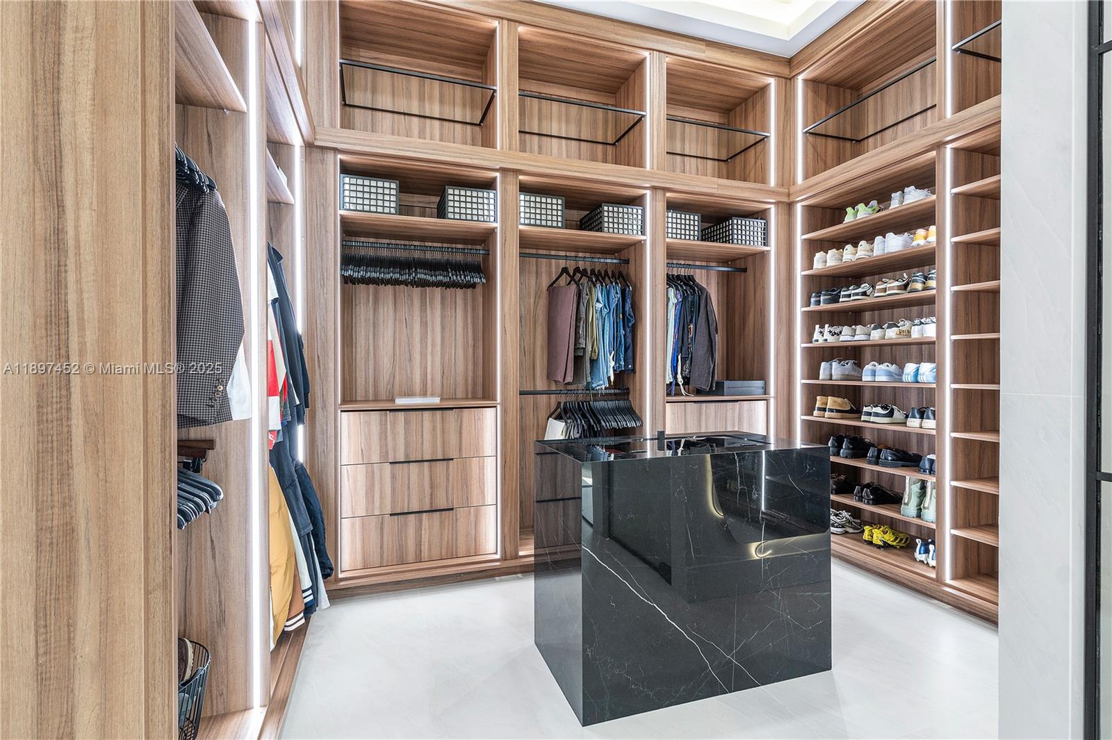 FLAMINGO ROAD ESTATES - Residential