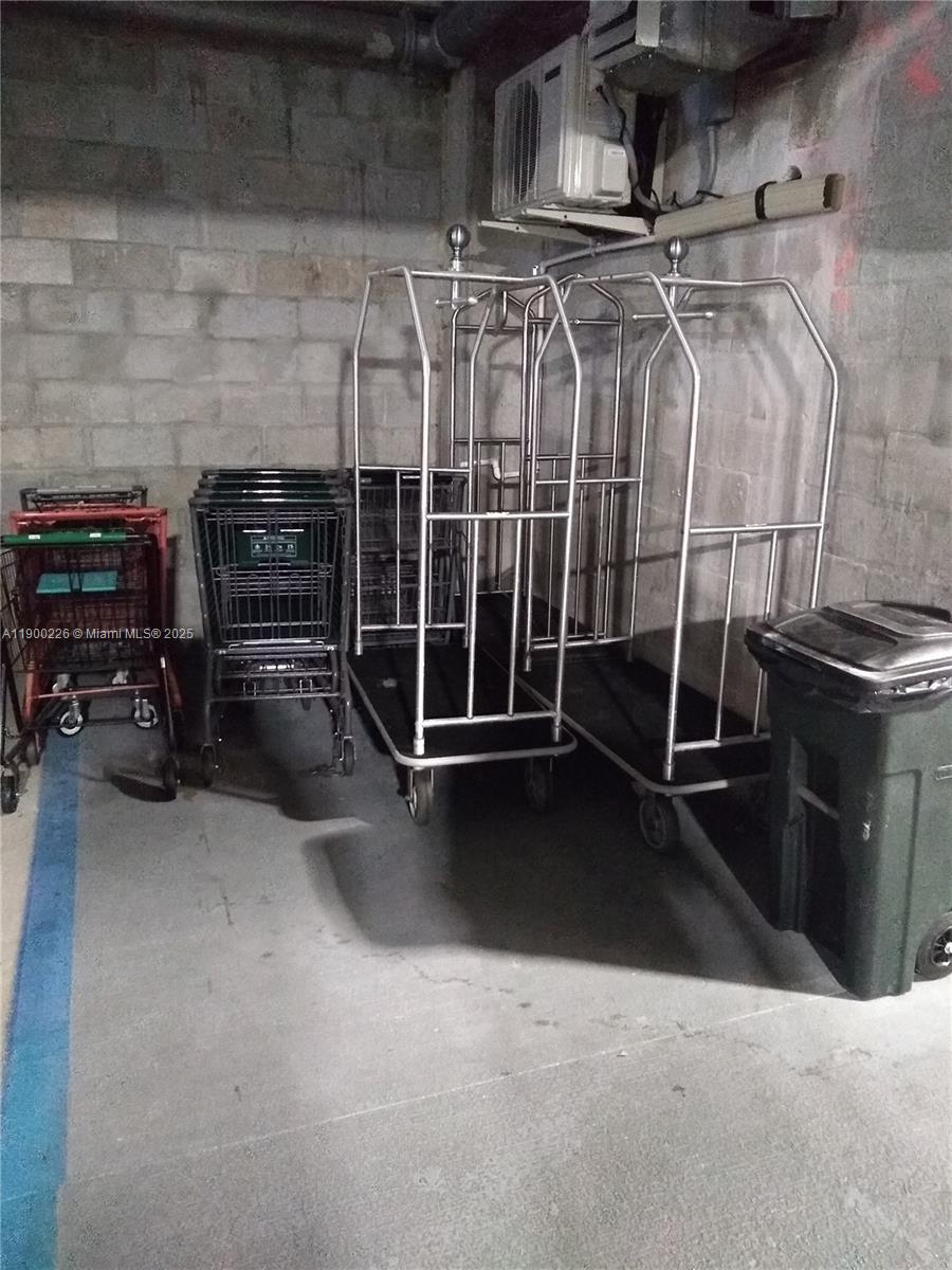 MOORINGS AT LANTANA CONDO - Residential