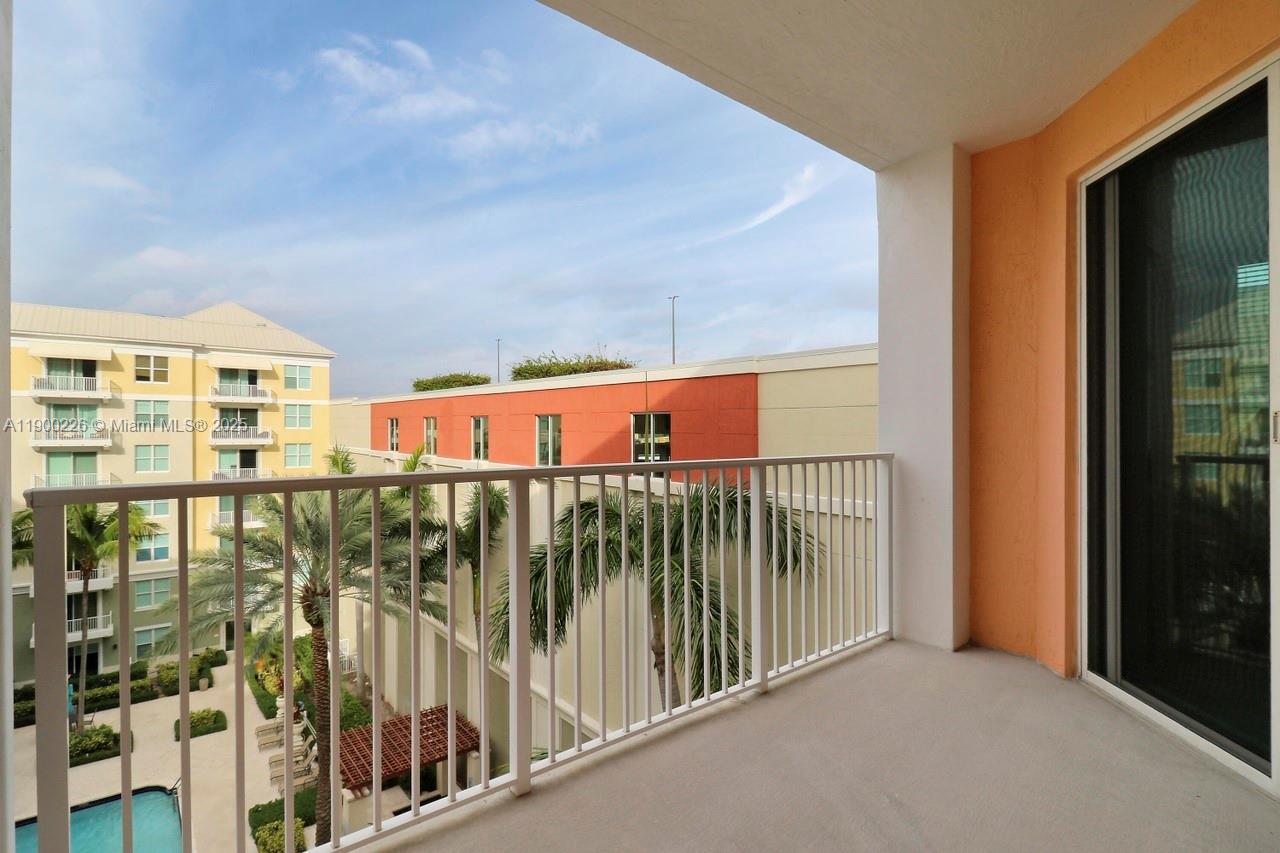 MOORINGS AT LANTANA CONDO - Residential
