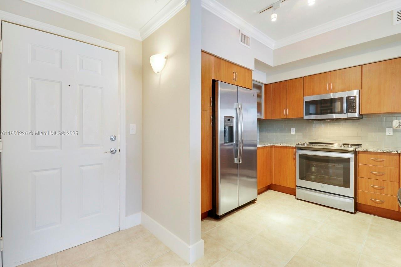804 E Windward Way 618