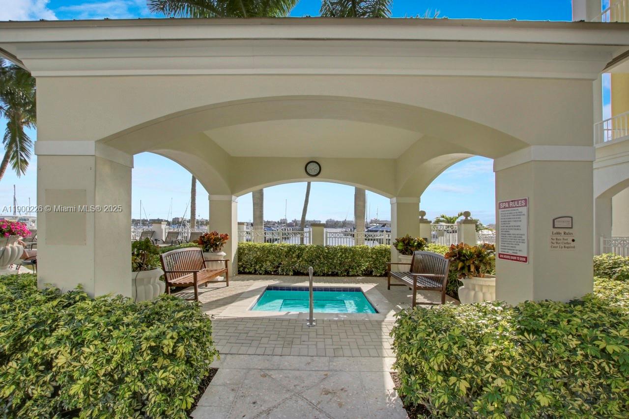 MOORINGS AT LANTANA CONDO - Residential