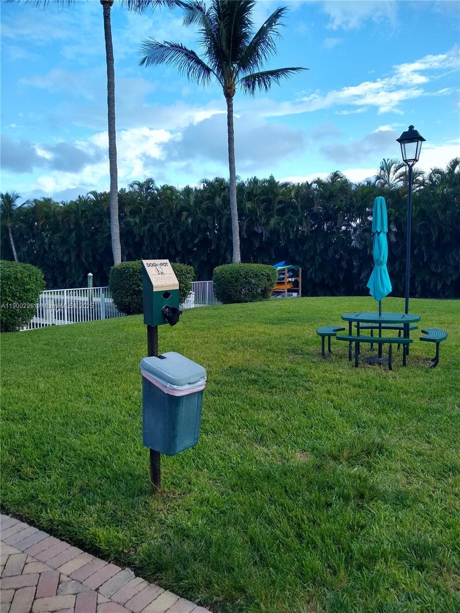 MOORINGS AT LANTANA CONDO - Residential