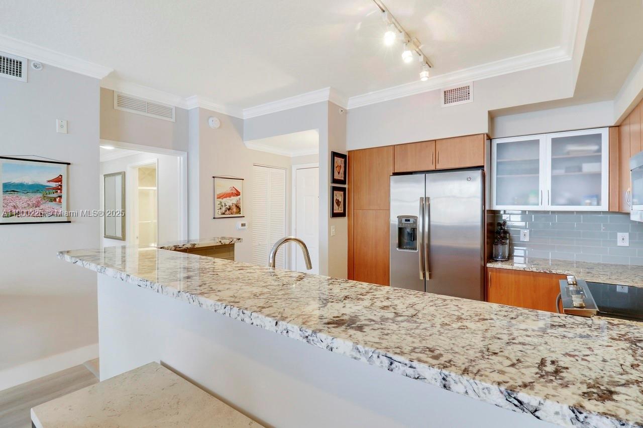 MOORINGS AT LANTANA CONDO - Residential