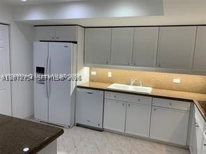 8855 Collins Ave 5B
