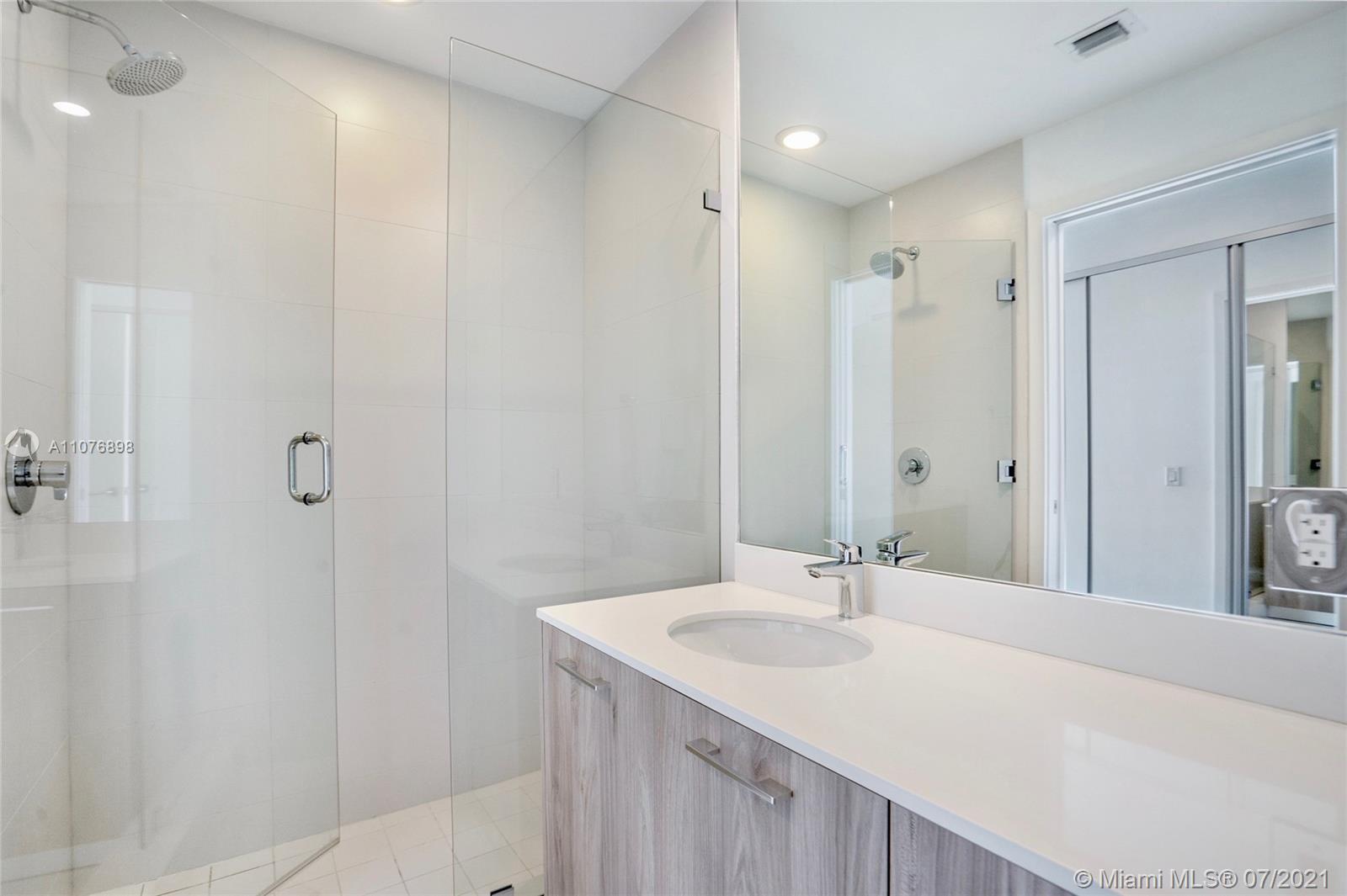 PARAISO BAYVIEWS CONDO - Residential Lease