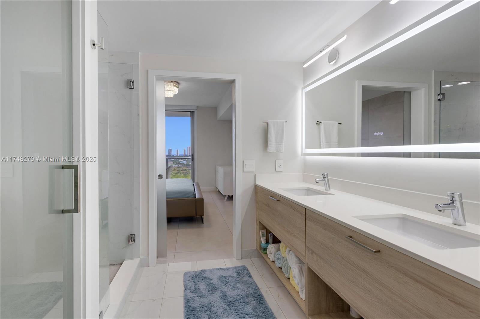 THE HARBOUR SOUTH CONDO - Residential