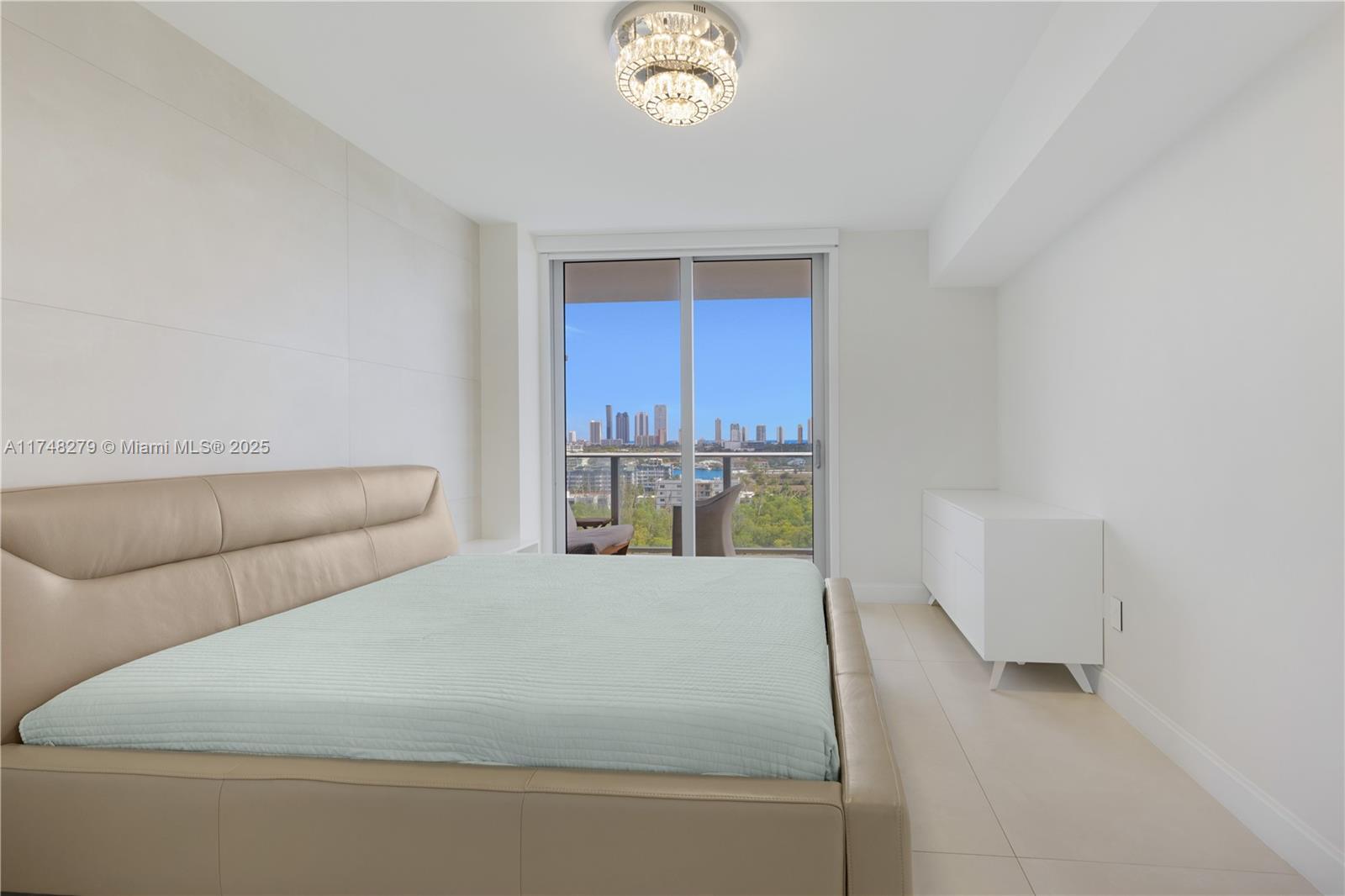 THE HARBOUR SOUTH CONDO - Residential