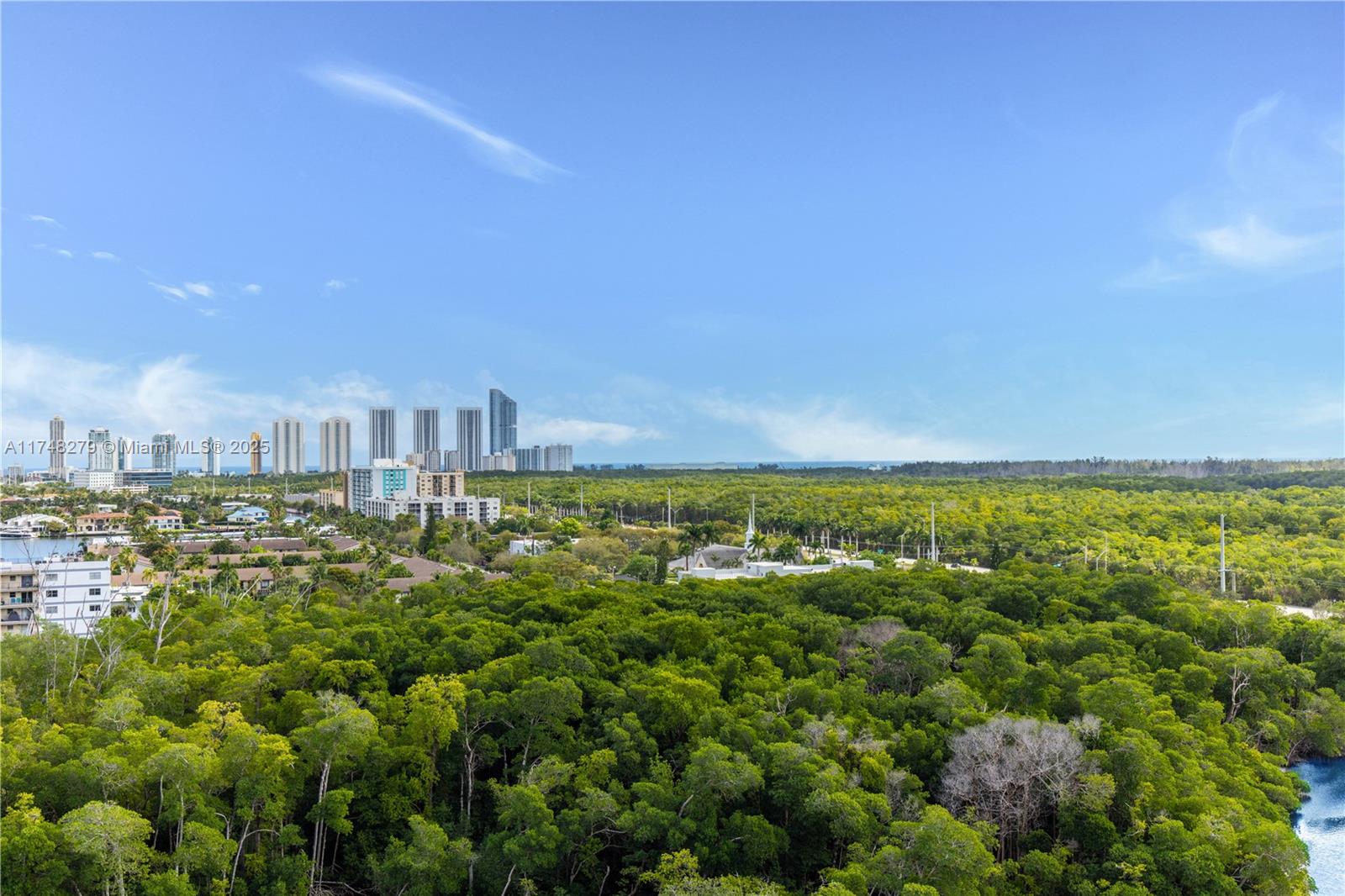 THE HARBOUR SOUTH CONDO - Residential