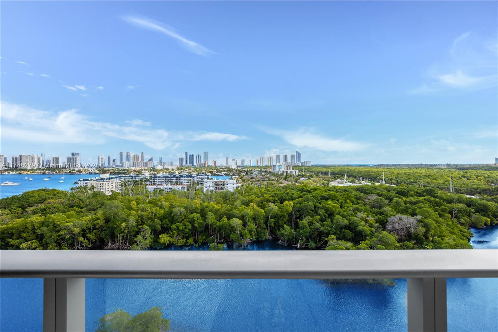 THE HARBOUR SOUTH CONDO - Residential