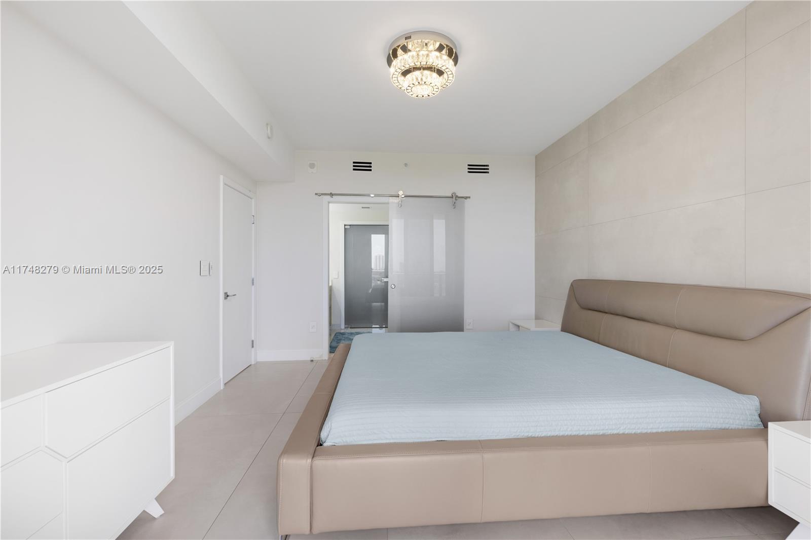 THE HARBOUR SOUTH CONDO - Residential