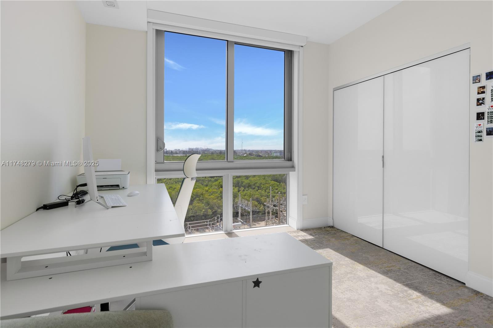 THE HARBOUR SOUTH CONDO - Residential